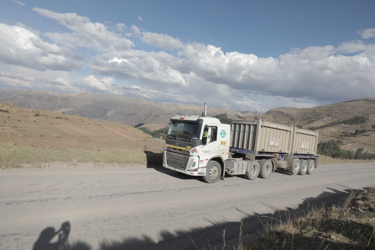 Empresa comunal Apu Llallawa de Fuerabamba inicia traslado de concentrado de cobre de Minera Las Bambas