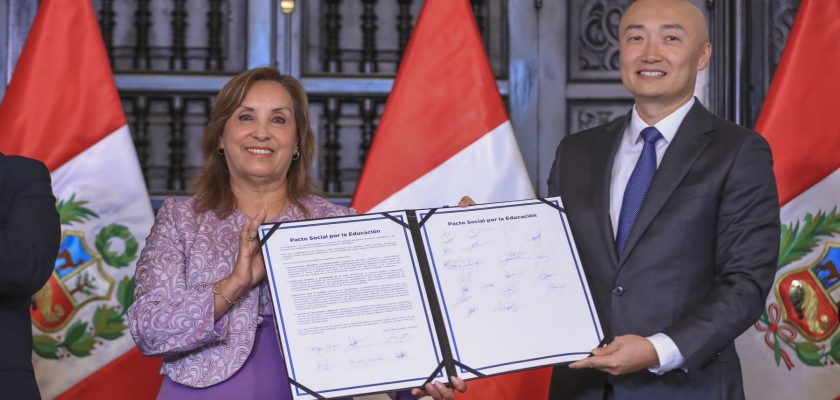 Gobierno y Las Bambas firman convenio