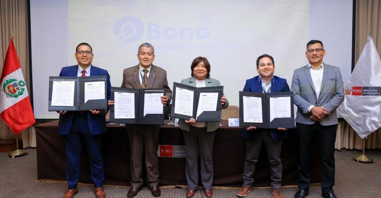 MINEM suscribe convenio para instalar el servicio de gas natural en hospitales de Chimbote y Huaraz