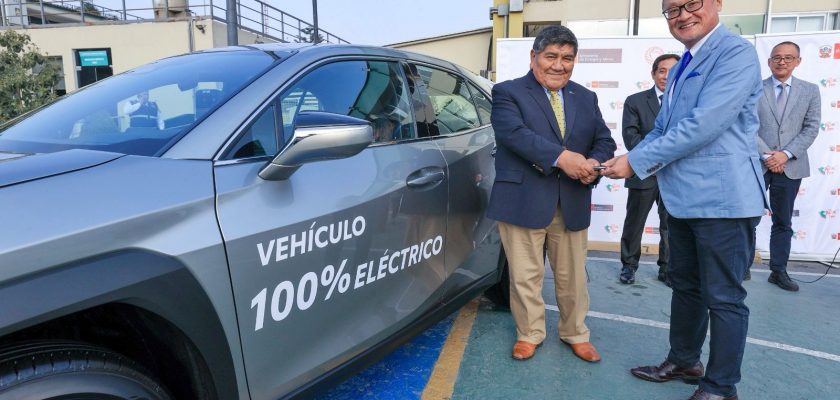 MINEM suscribe convenio con Toyota