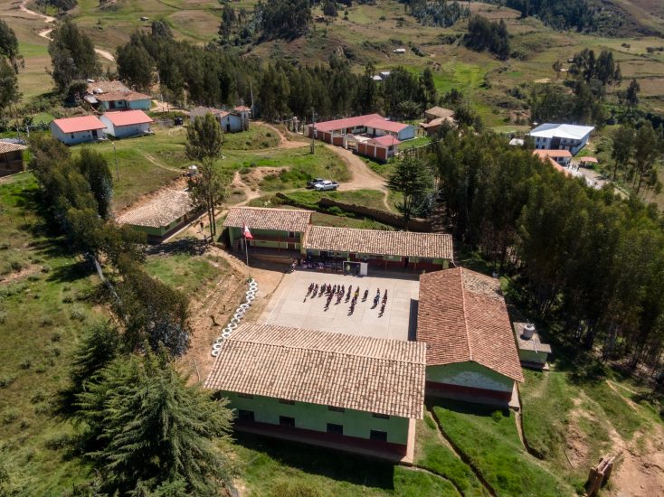 Pan American Silver Shahuindo firma convenio por la educación en Cachachi (1)