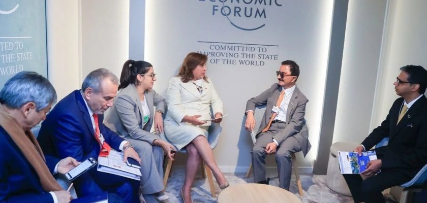 Ahmed bin Sulayem y Dina Boluarte