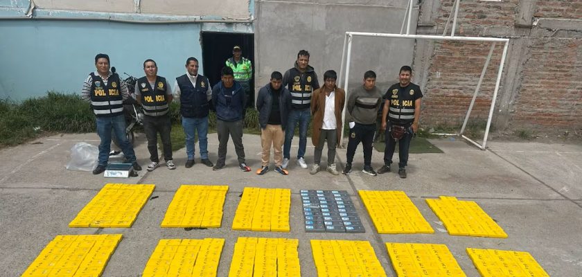 Decomisan 348 kilos de droga en ruta minera de la provincia de Caylloma