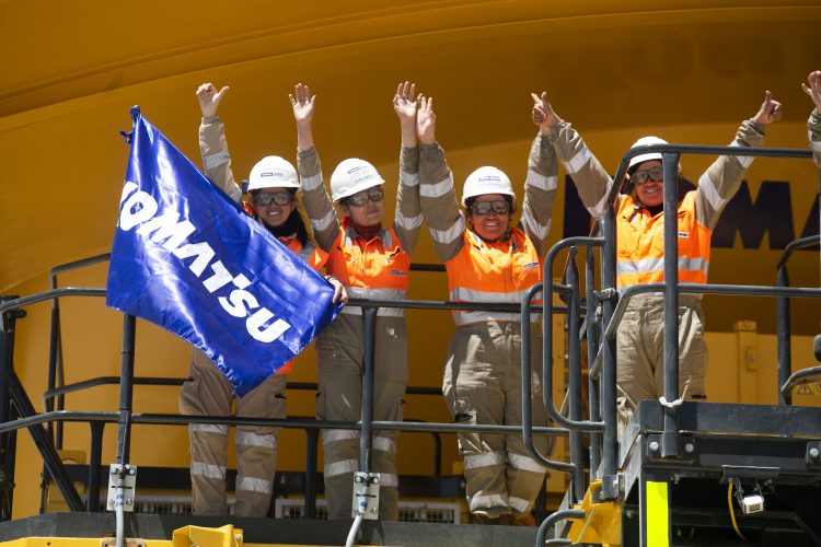 (Komatsu-Mitsui) Día Internacional de la Mujer y la Niña en la Ciencia