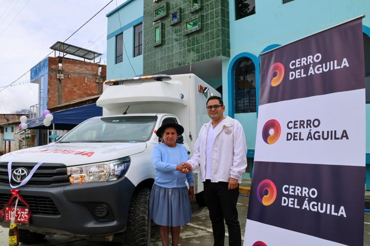 Central Hidroeléctrica Cerro del Águila entrega dos ambulancias para Huancavelica