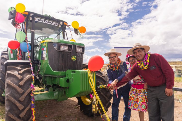 Antapaccay maquinaria agrícola en Espinar