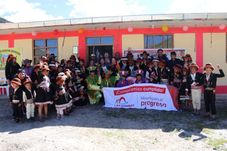 Comunidad de Escohorno y Minera Las Bambas