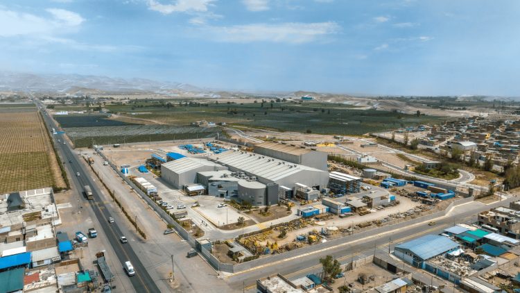 Komatsu-Mitsui renueva su flota con vehículos híbridos