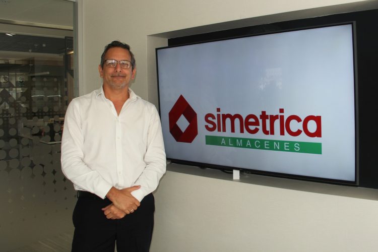 Mauricio Castro, gerente general de Simétrica Almacenes