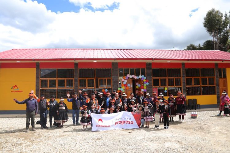 Minera Las Bambas inaugura moderno Centro Cultural en Antuyo