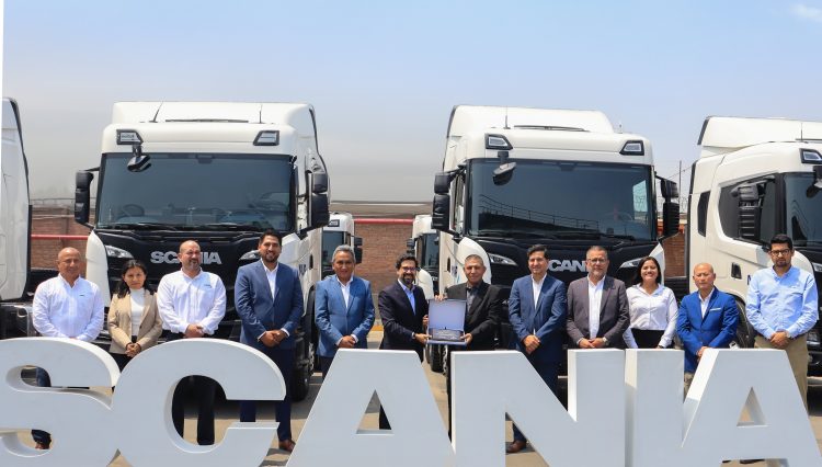 Scania y Mur Wy entrega de camiones