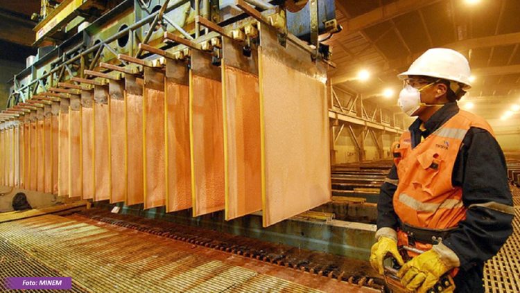 Exportaciones crecieron 21,0% en abril de 2025