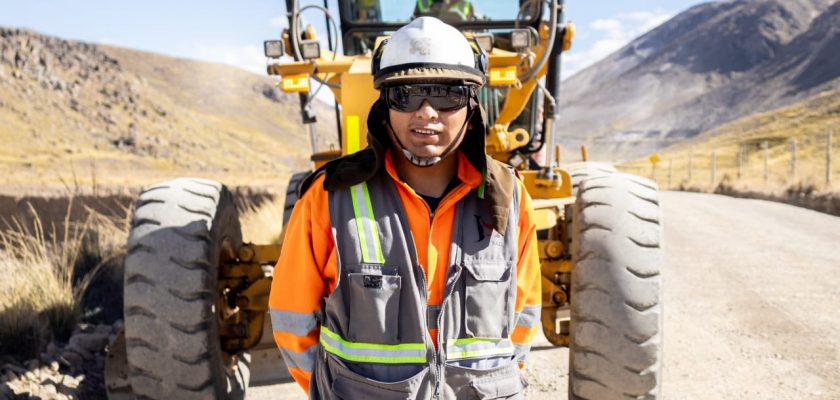 Minera Bateas mantenimiento vial