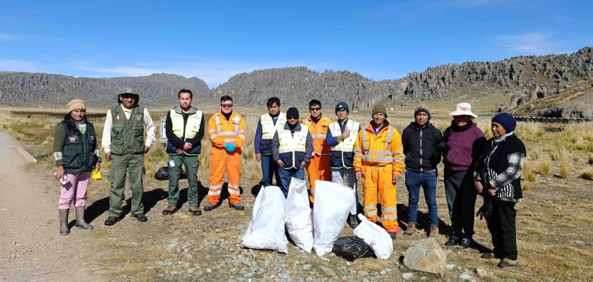Pan American Silver Huarón realiza campaña de limpieza en el Santuario Nacional de Huayllay