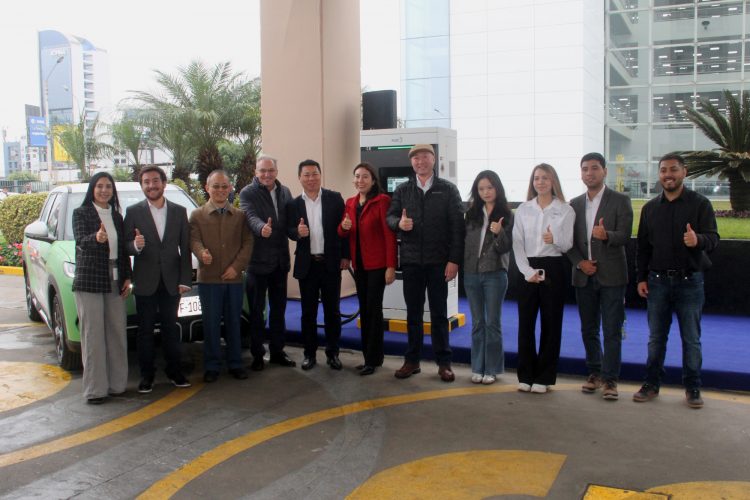 Pluz Energía nueva flota de autos eléctricos