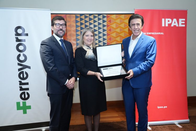 Mariela García de Fabri recibe el premio IPAE a la empresaria del año 2024
