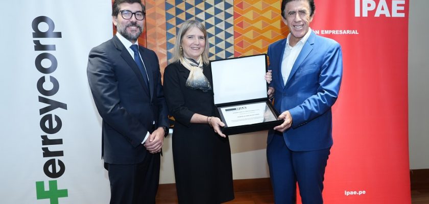 Mariela García de Fabri recibe el premio IPAE a la empresaria del año 2024