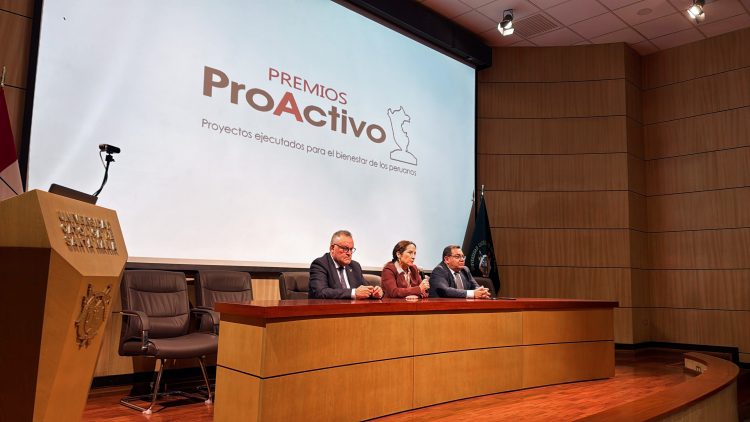 Premios ProActivo en Arequipa (Puentes de Sabiduría)