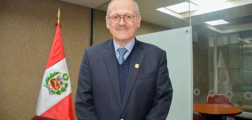 Raúl Benavides en el IIMP
