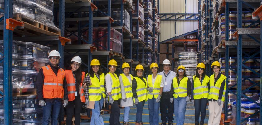 Terpel recibe a participantes del programa Mujeres Roca