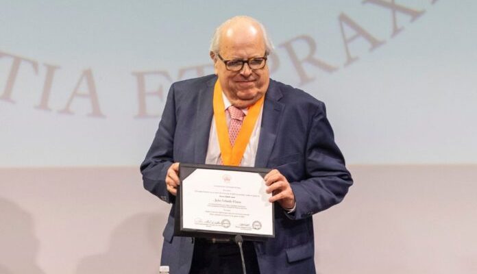 Julio Velarde honoris causa