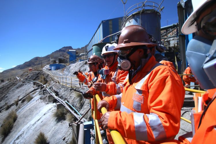 Trabajadores mineros