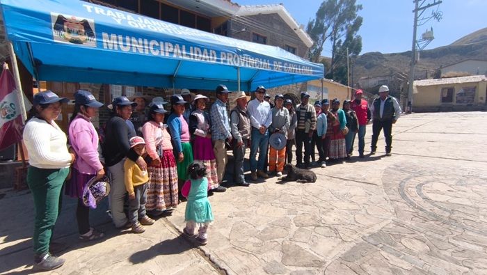 inicio de contrucción de viviendas rurales en Coporaque