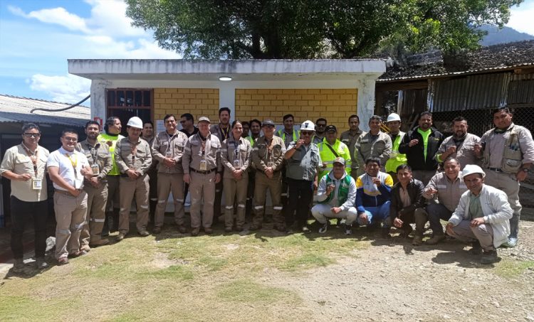 Minera Poderosa y la comunidad de Suyubamba celebran activación de nueva antena