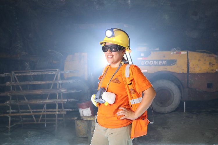 mujeres en minería