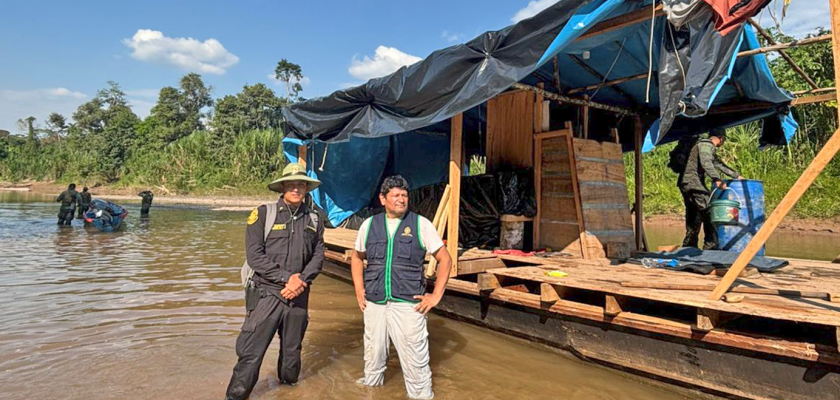 minería ilegal en el río Aguaytía