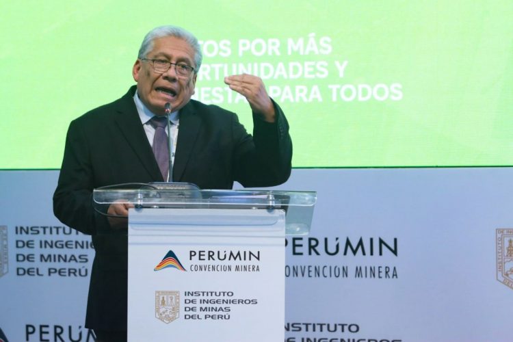 César Butrón, presidente del COES