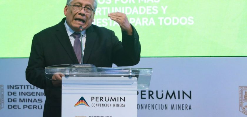 César Butrón, presidente del COES