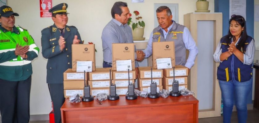 Cerro Verde dona equipos de comunicación
