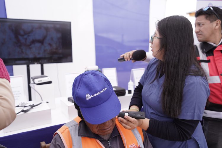 Anglo American entrega equipos de telemedicina