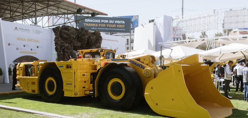 Komatsu WX11