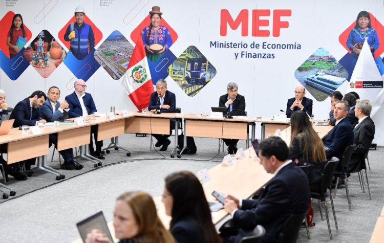 Sesión del El Ministerio de Economía y Finanzas (MEF)