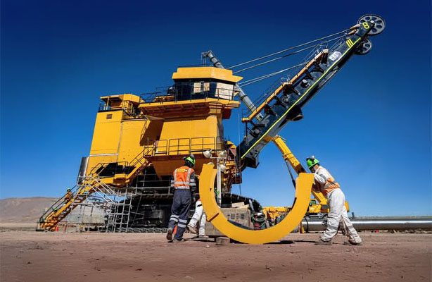 Southern Perú, pala eléctrica en Cuajone