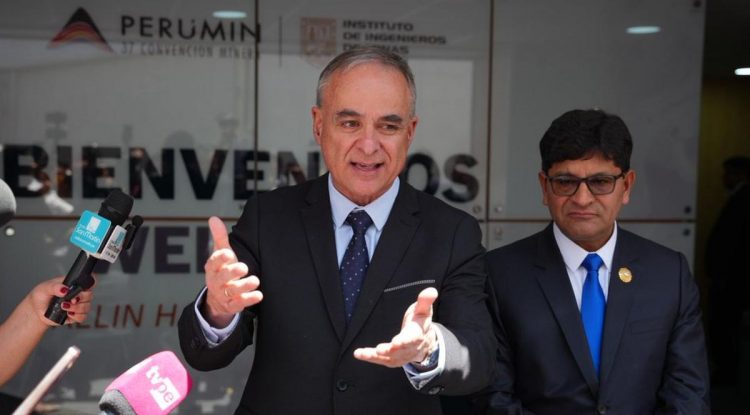 El ministro de Energía y Minas, Jorge Luis Montero