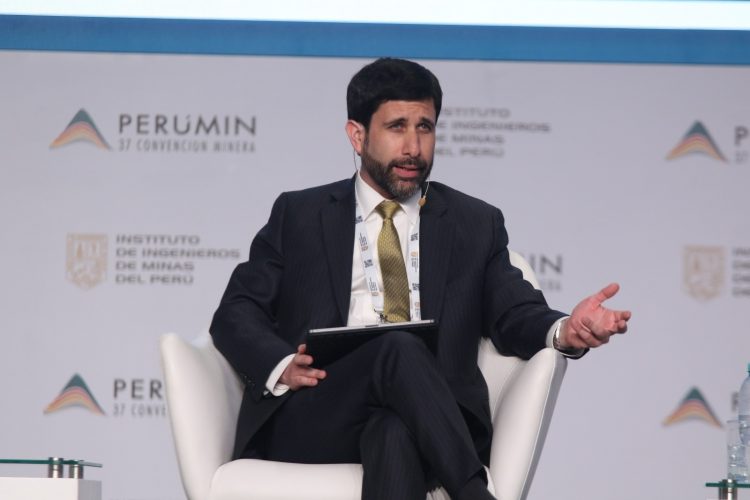 El vicepresidente de Sostenibilidad y Asuntos Corporativos de MMG Las Bambas, Claudio Cáceres