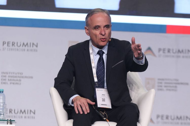 El ministro de Energía y Minas, Jorge Luis Montero