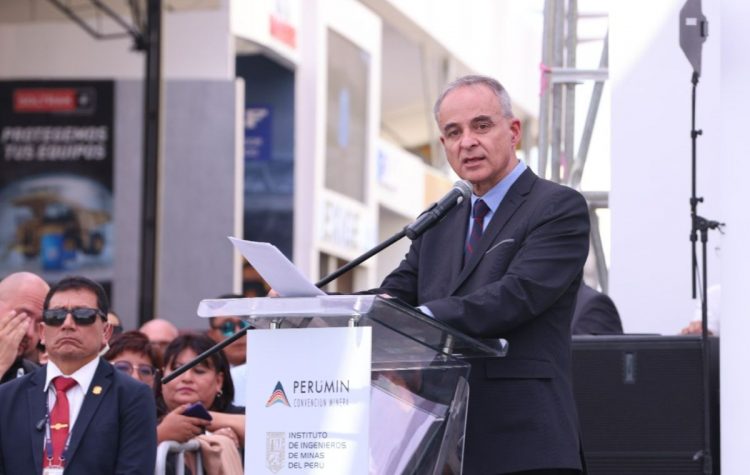 Ministro de Energía y Minas, Jorge Luis Montero