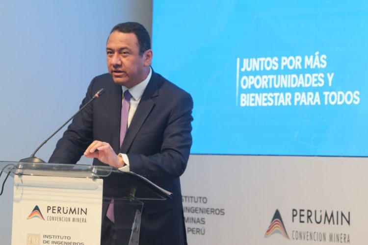 El ministro de Desarrollo Agrario y Riego, Ángel Manero