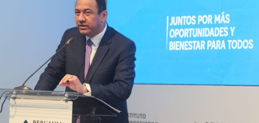 El ministro de Desarrollo Agrario y Riego, Ángel Manero