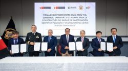 firma por el Buque de Investigación Científica Pesquera y Oceanográfica “Haydee Santander”