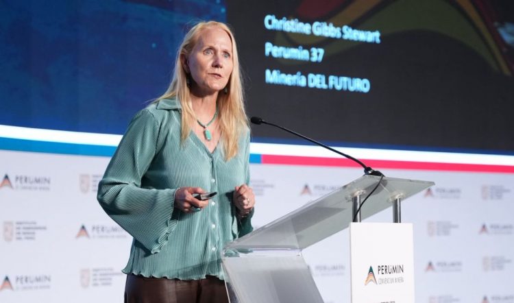 Christine Gibbs, directora del Consejo de Relaciones entre Australia y América Latina (COALAR) en PERUMIN.
