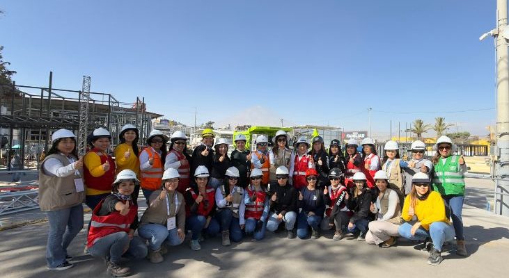 mujeres en PERUMIN
