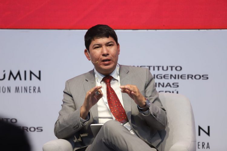 El congresista Eduardo Castillo.