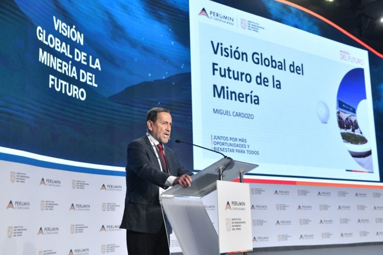 El vicepresidente de Minería del Futuro de PERUMIN 37, Miguel Cardozo