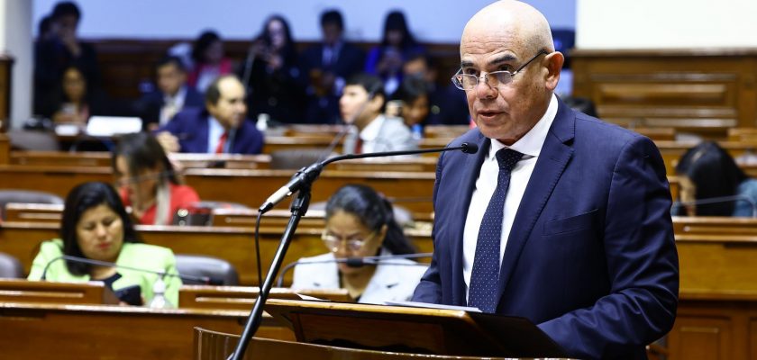 Ernesto Álvarez, voto de confianza en el Congreso