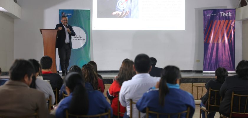 Teck Zafranal - Capacitación docente en IA